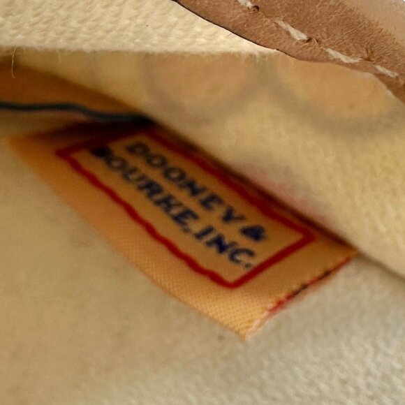 Dooney & Bourke Wristlet Clutch Bag 6x4x1 With Cartoon Print and Leather Trim - Picture 6 of 10